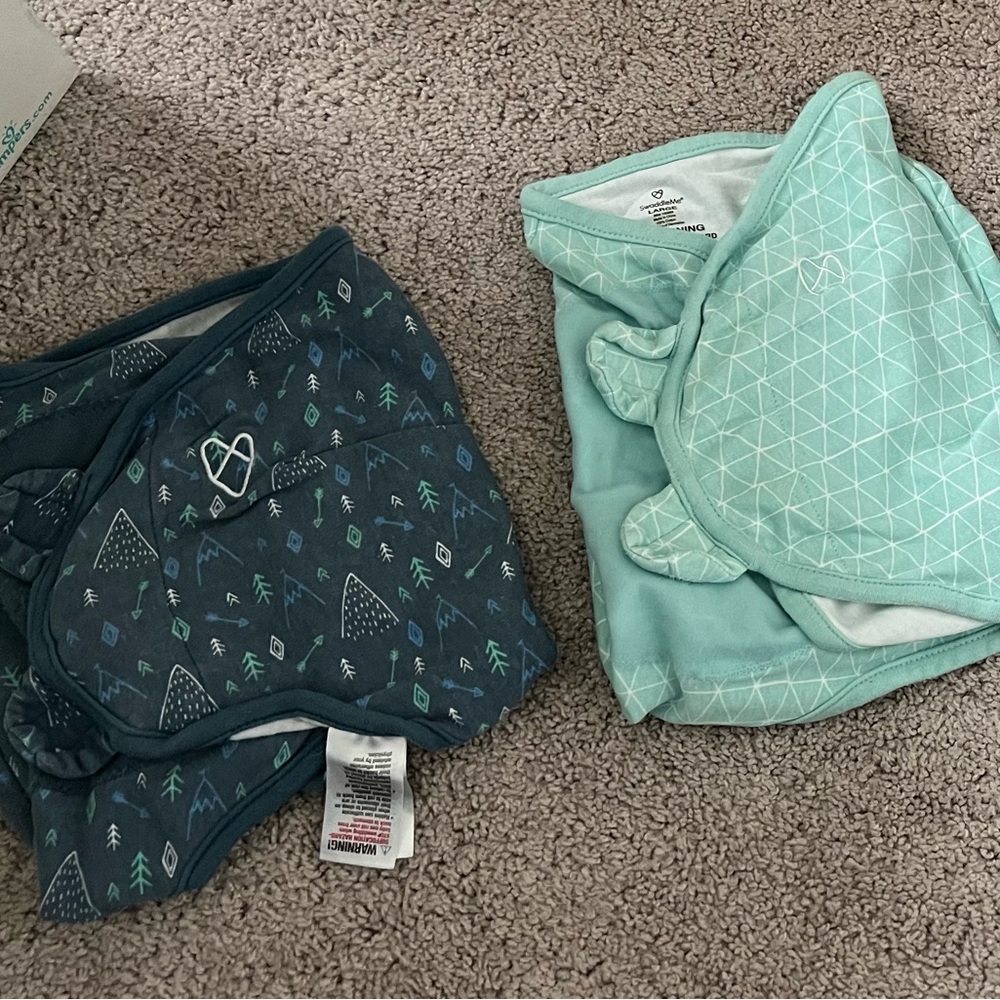 SwaddleMe swaddle size large 3-6 months.